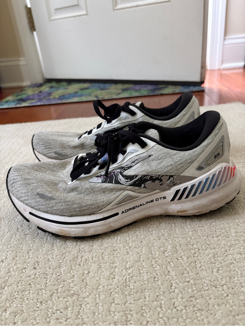Brooks Adrenaline GTS 23 Running Shoes Women’s Size 8 Gray/Multicolor Accents